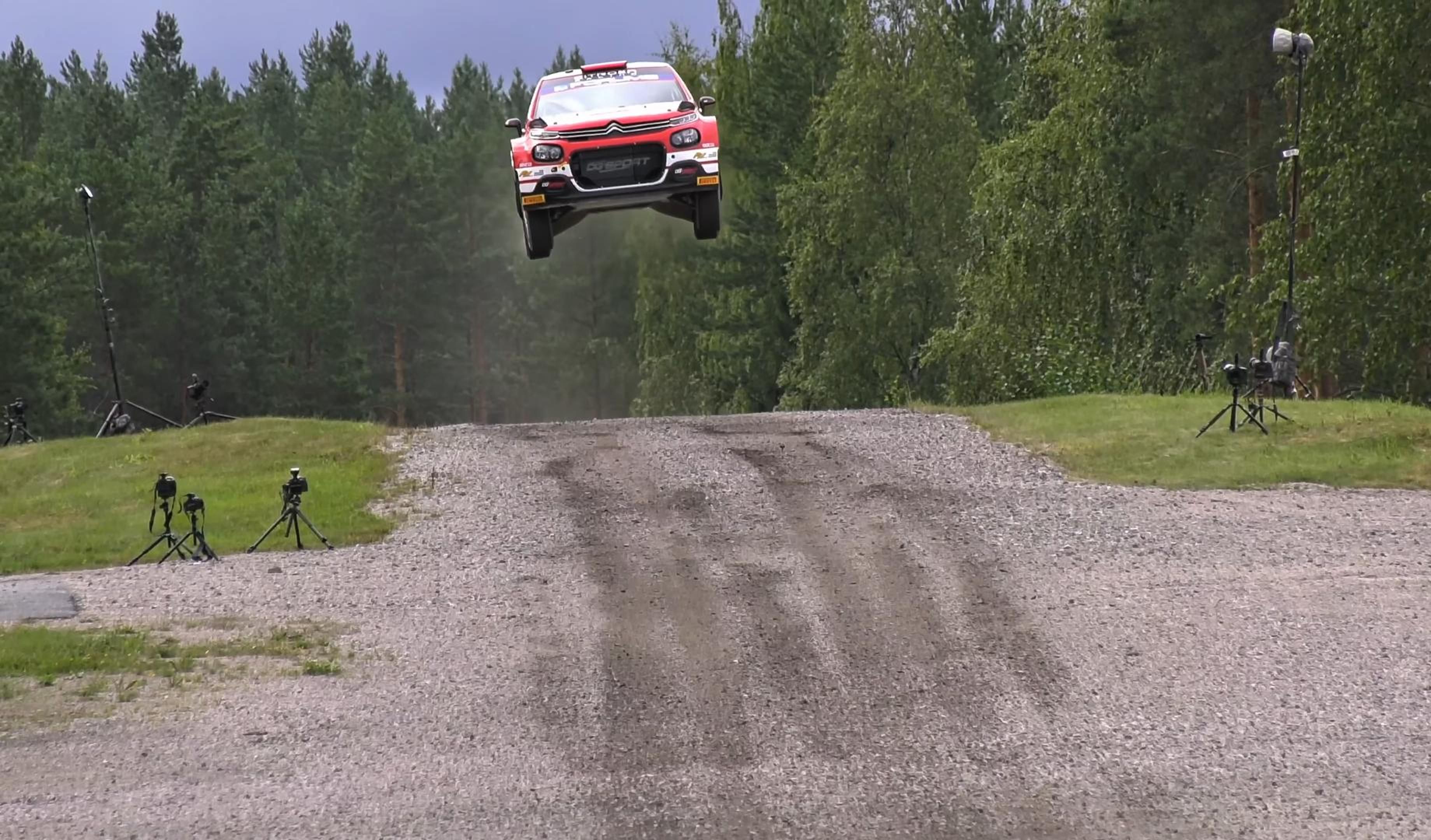 爱游戏娱乐平台-“速度之巅”——年度最激烈的WRC冠军争夺战的简单介绍