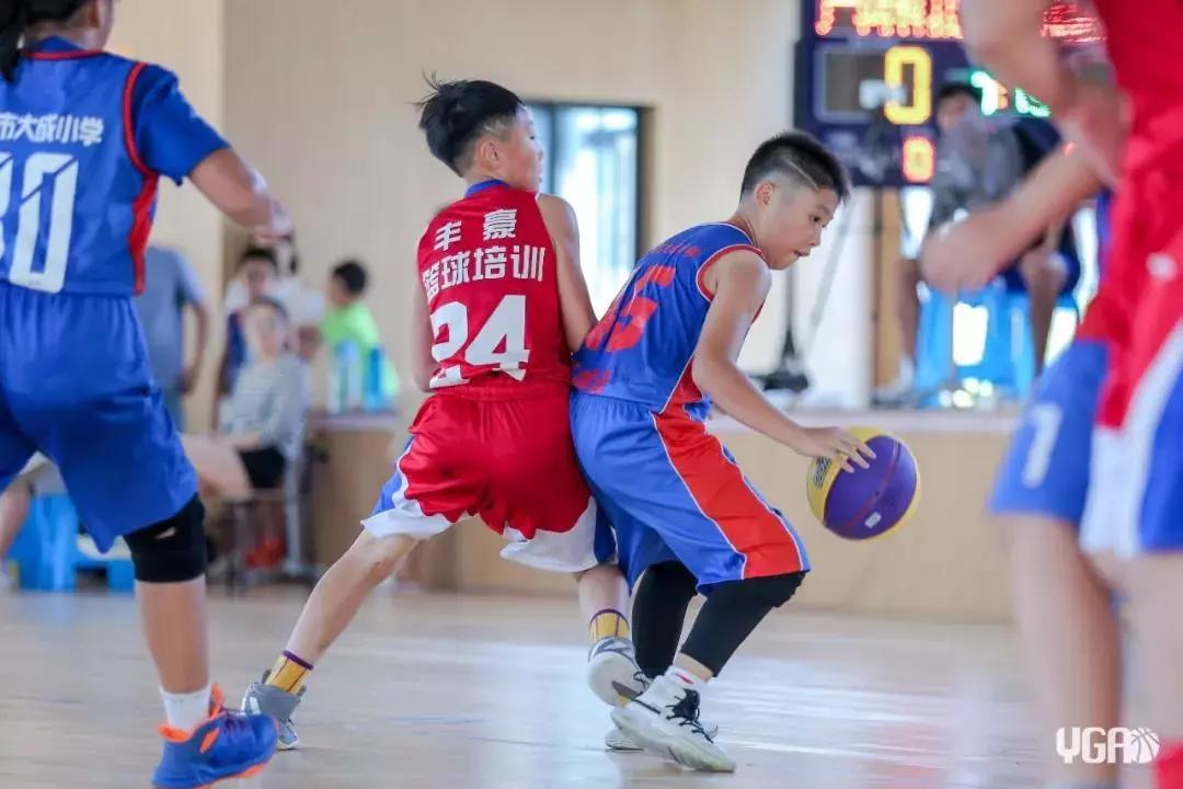 爱游戏娱乐-青少年篮球运动员加入“未来之星”培养计划，逐步实现职业化的简单介绍