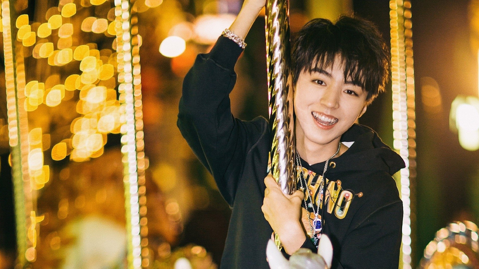 爱游戏娱乐-《电竞赛事的全场流媒体直播：极致视听盛宴》，电竞即时