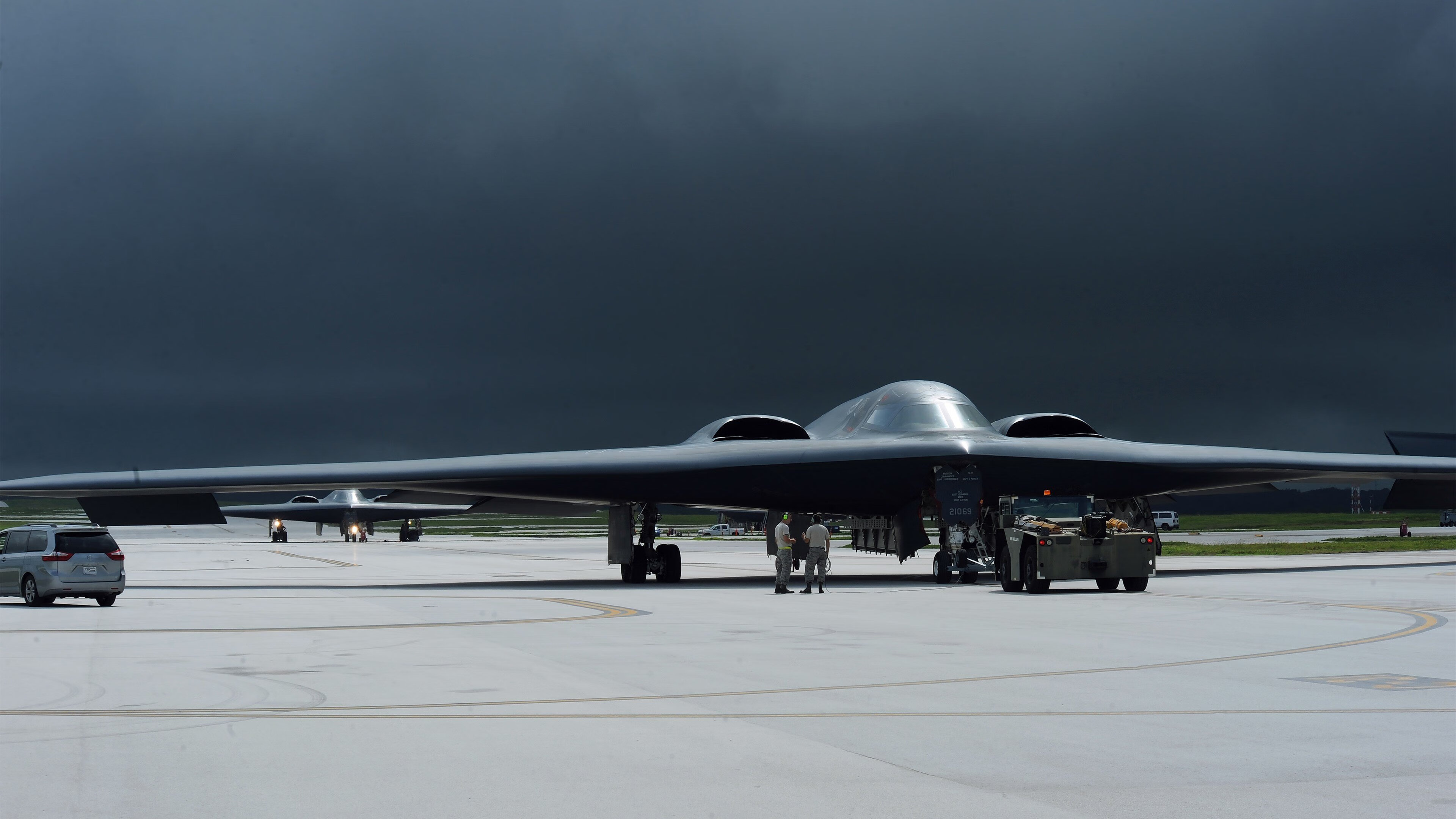 冬季雪域滑雪王者争霸，雪地上的速度与耐力，雪景滑雪