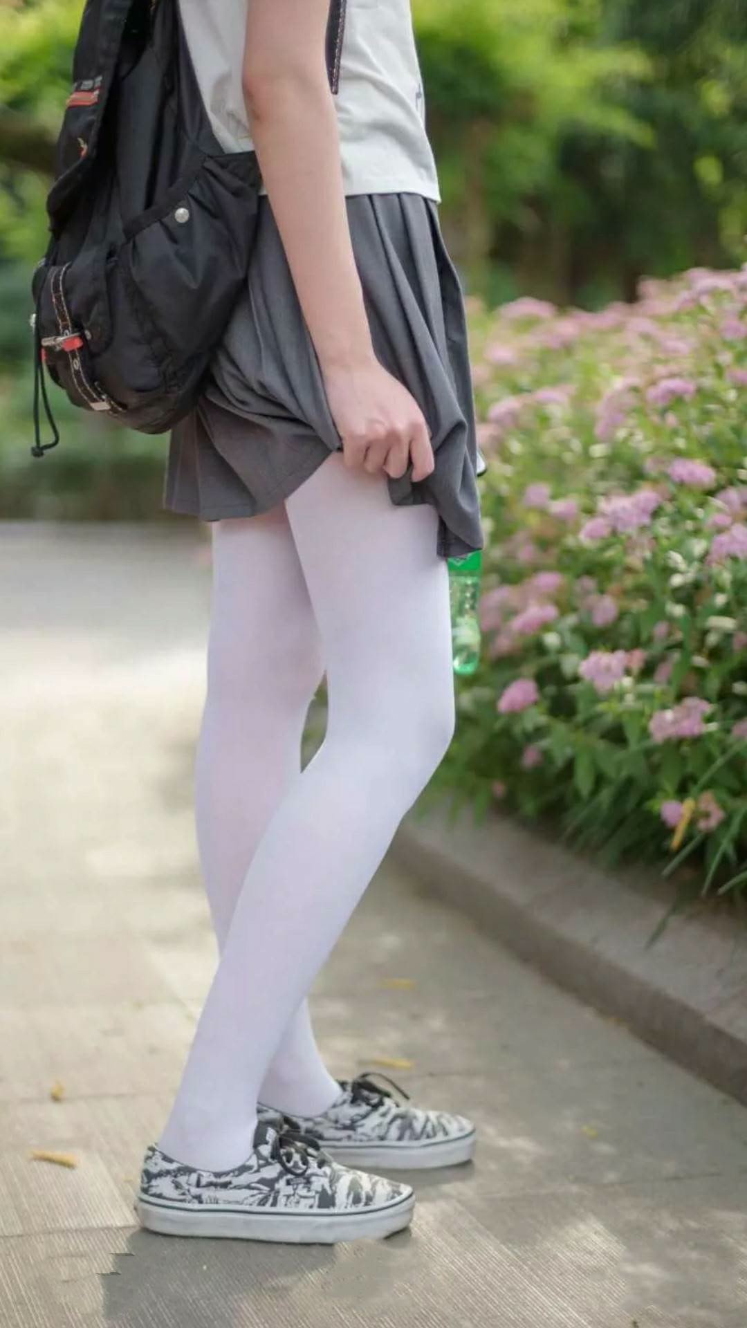 切尔西女足门将表现抢眼多次扑救，切尔西女足主帅