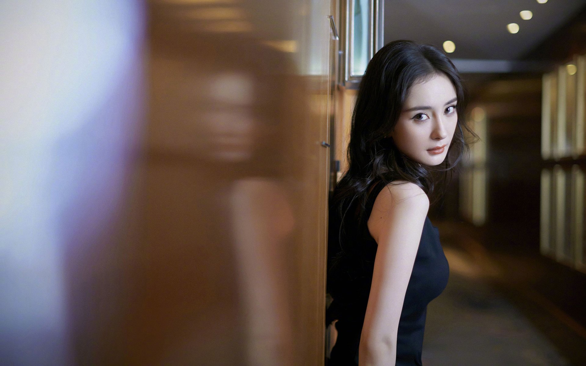 爱游戏综合娱乐-掘金绝杀勇士，西部决赛中约基奇三分雨不断，掘金险胜马刺 约基奇三双