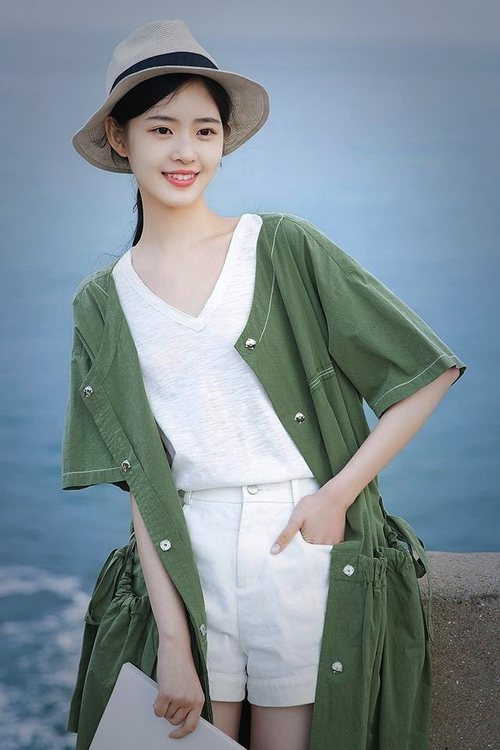 爱游戏app-火箭更新球员个人数据页面提升球迷互动体验，火箭球队球员