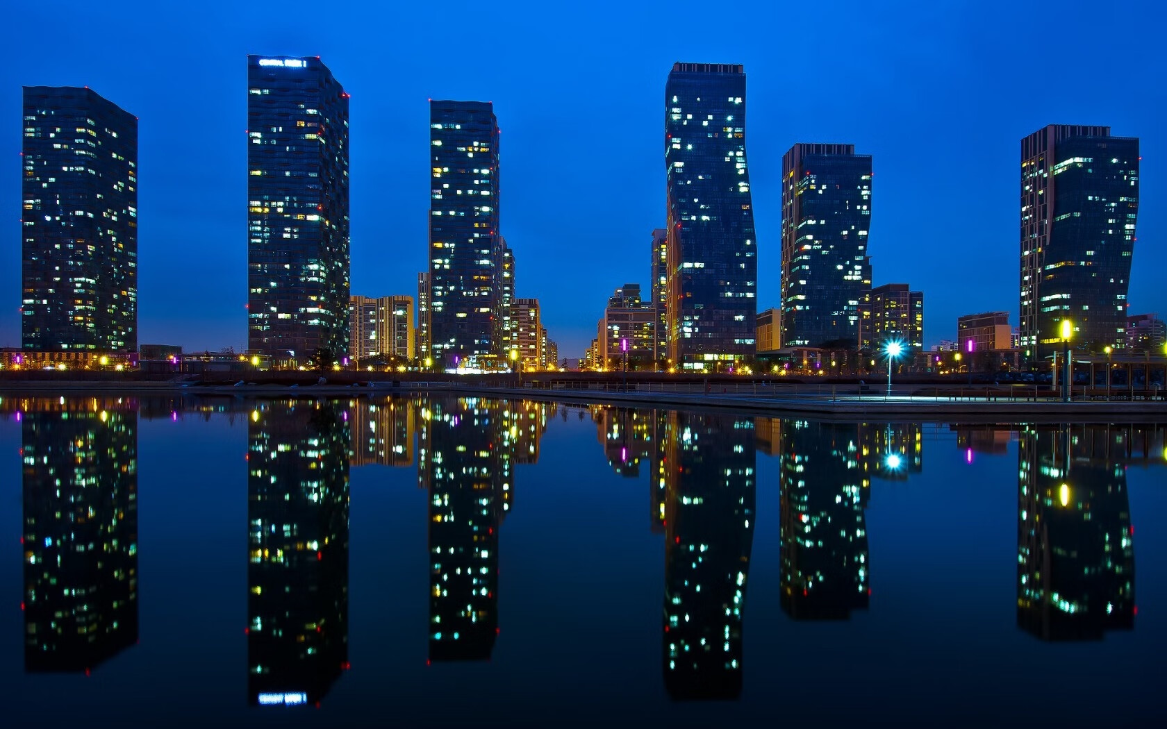 火箭更新球员个人数据页面提升球迷互动体验,火箭球队球员